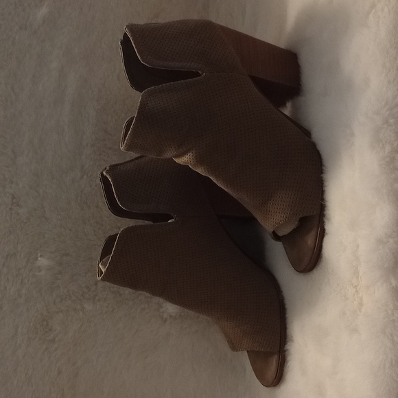 Dolce Vita booties - Picture 1 of 7